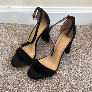 Black heels only worn once